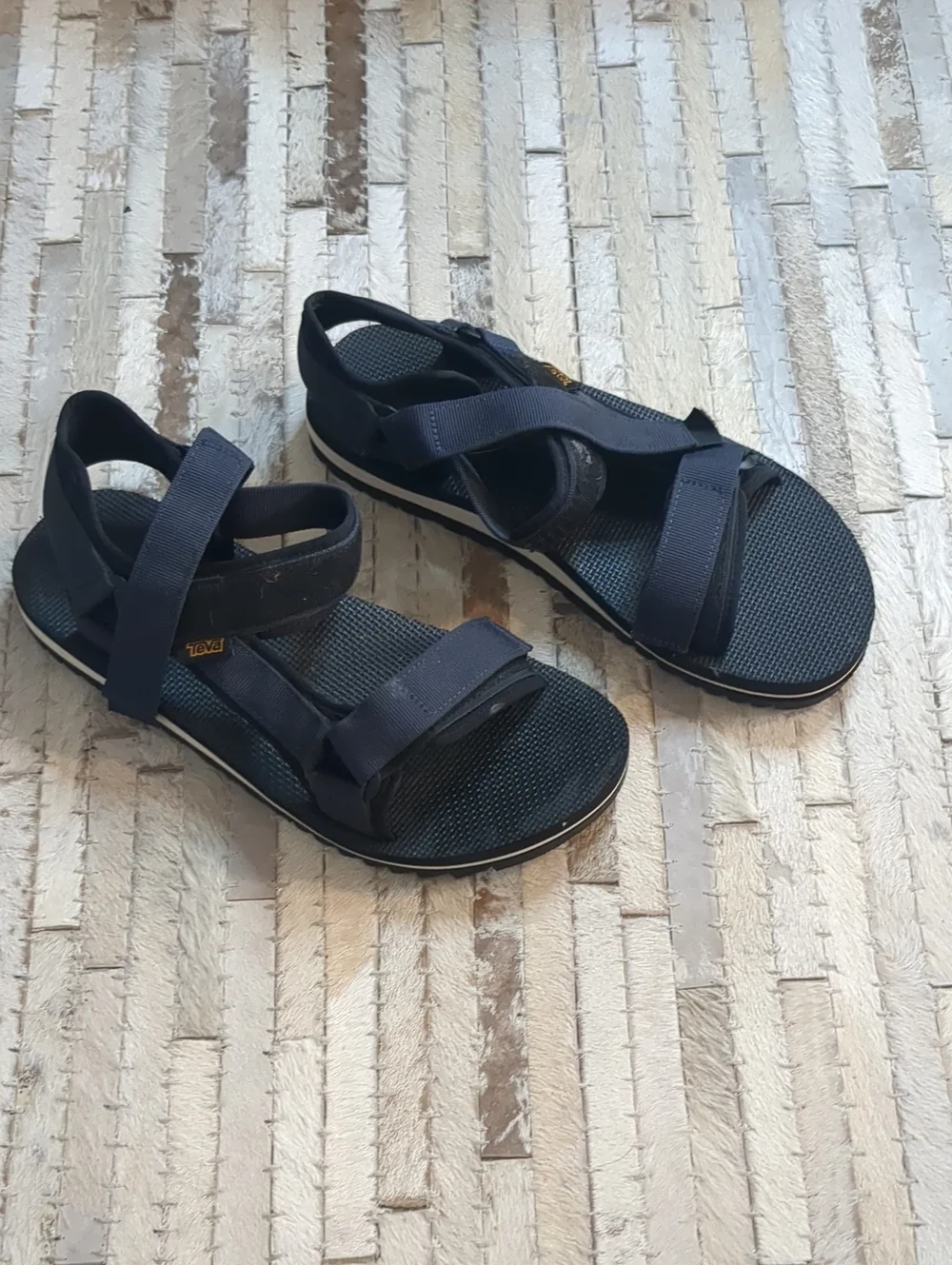 Teva Men's 11 Universal Trail Dark Blue Cushioned Megagrip Sandals